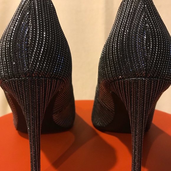 Carlos by Carlos Santana Posy Pump - Picture 7 of 8